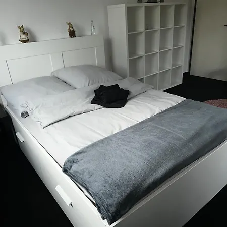 Pott - Zimmervermietung אכסניה