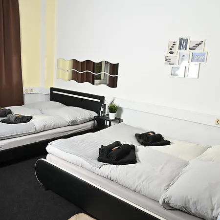 Pott - Zimmervermietung אכסניה אסן