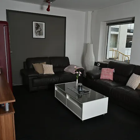 Pott - Zimmervermietung אכסניה