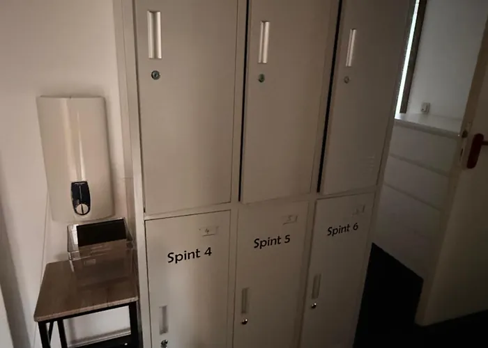 Pott - Zimmervermietung Hostal *